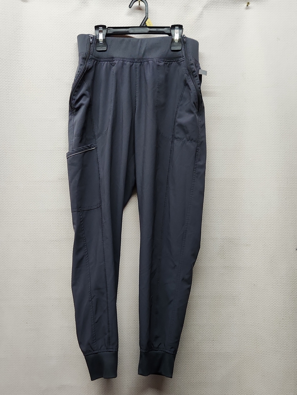 Men's Dark Gray Performance Joggers with Pocket Detailing
